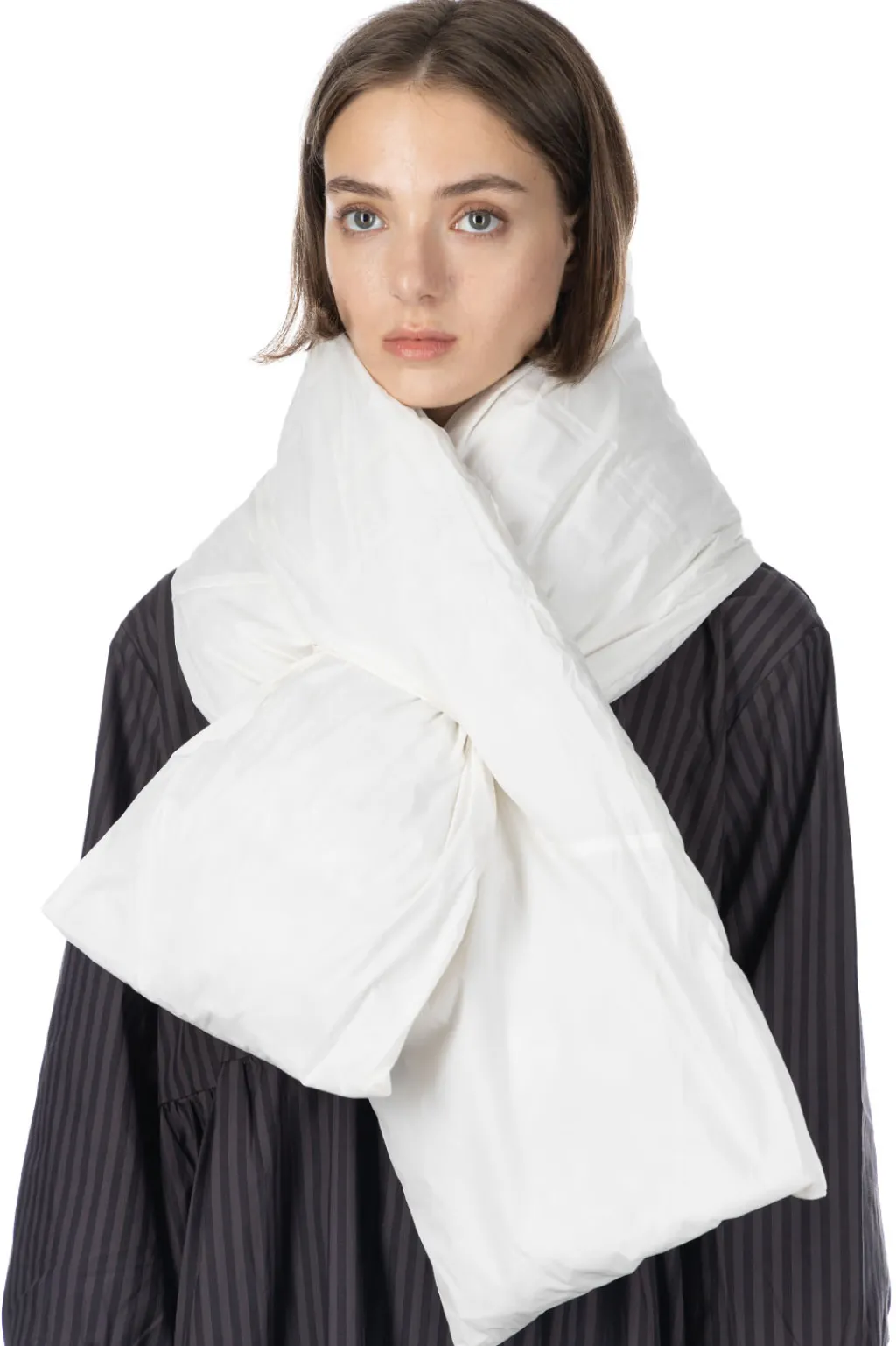 Online Veilance Conduit Down Scarf - Black