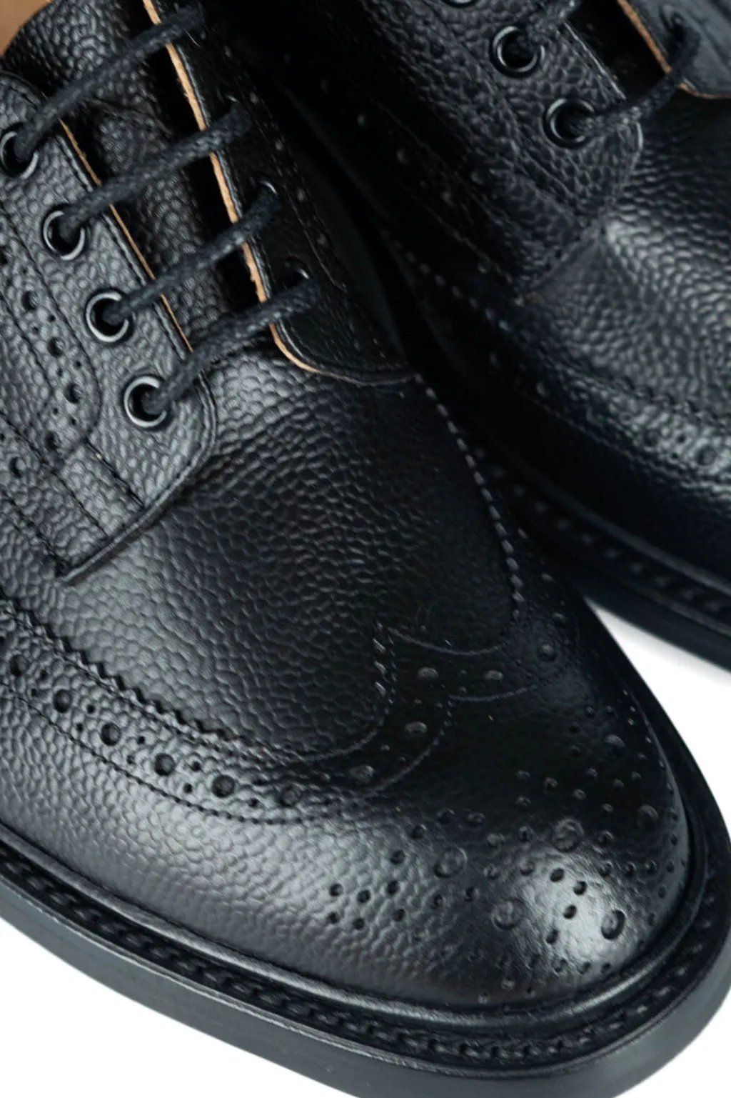 Online Tricker's Ilkley - Black Scotch Grain
