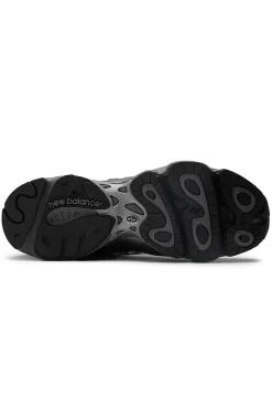 Clearance New Balance M1000EGR - Black Silver Metallic