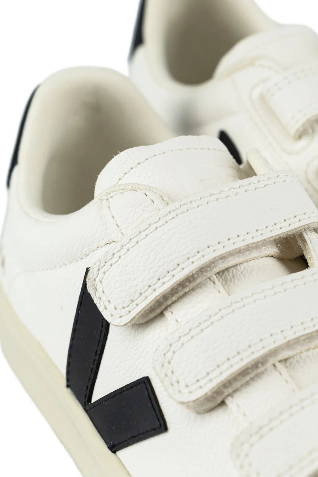 New VEJA Recife Chromefree Leather - Extra White x Black