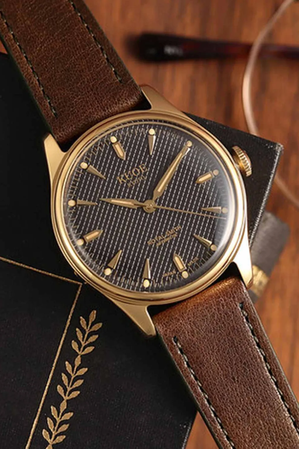 Clearance KUOE Watch ROYAL SMITH 90-006 - Gold Case Black Dial - D.Brown Leather Band